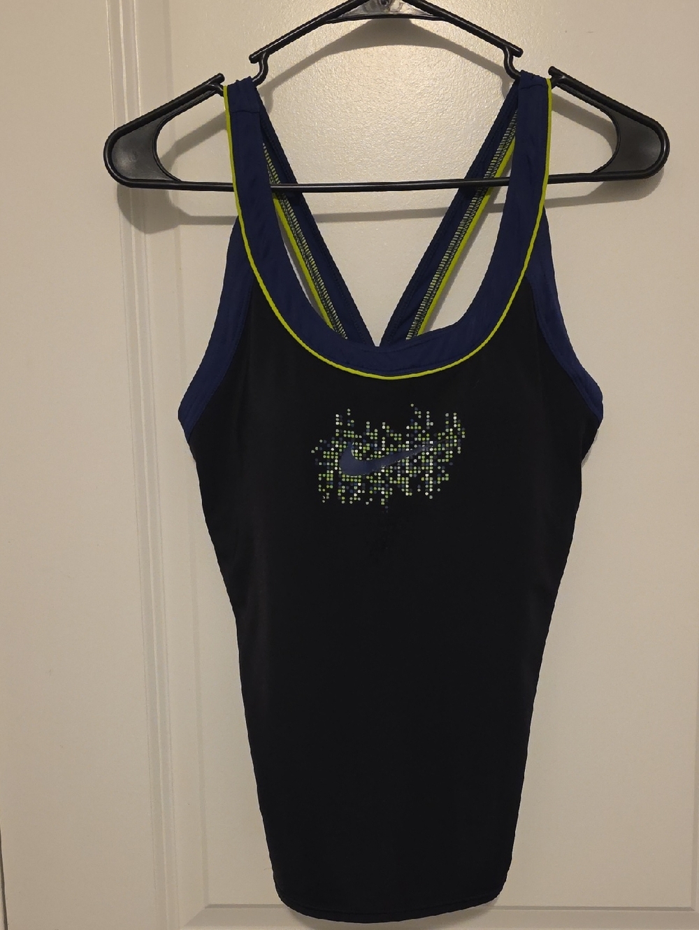 Nike Tank With Padded Bra Size 6P Or Size Small